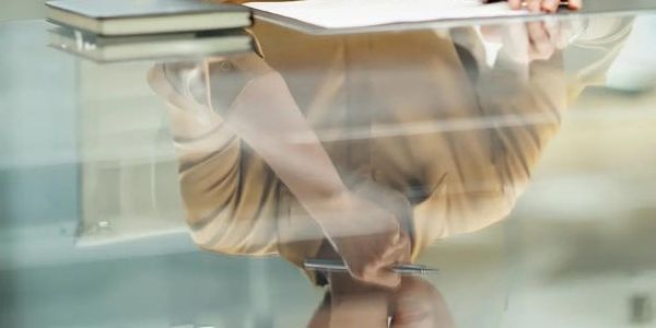 房子卖不动除了买涨不买跌外,是违背了营销策略